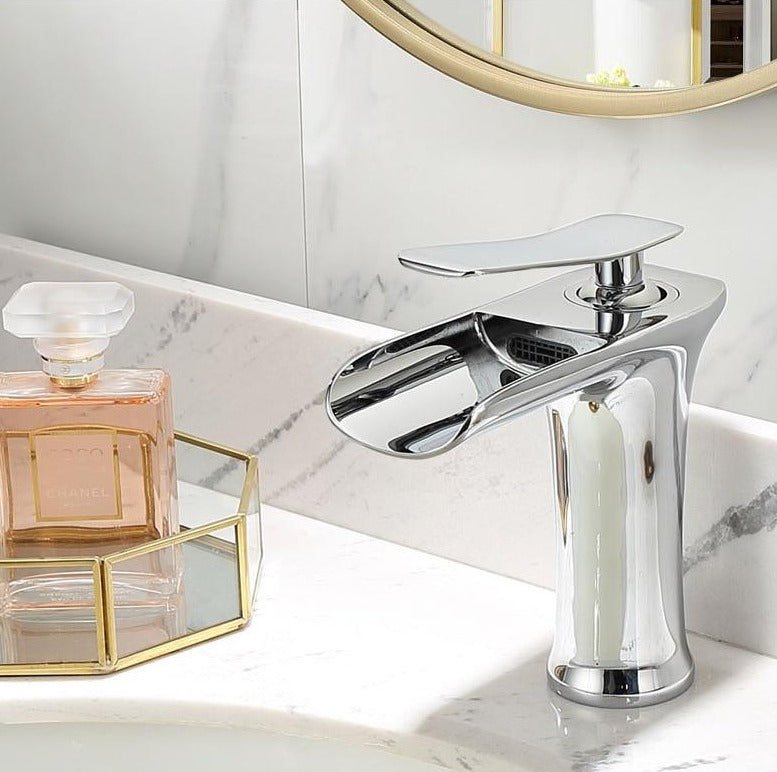 Luxury Bathroom Faucet - Contemporary Water Flow Design