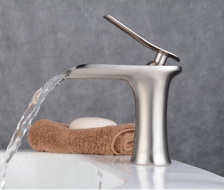 Luxury Bathroom Faucet - Contemporary Water Flow Design