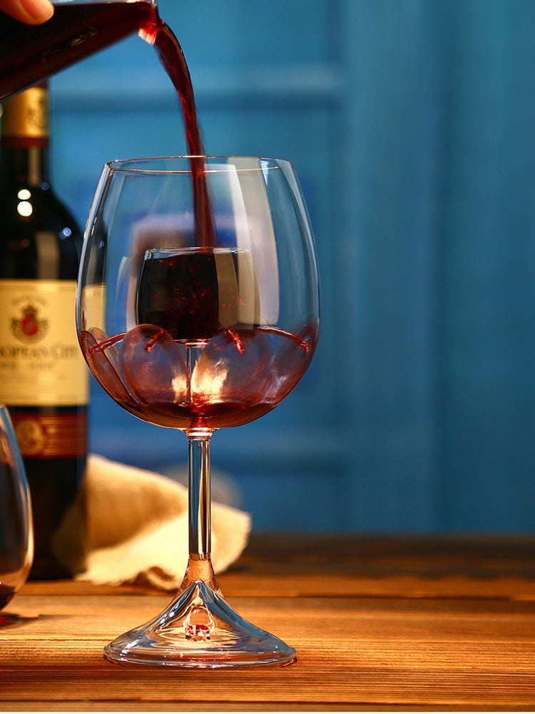 Stylish Fountain Design Wine Glass