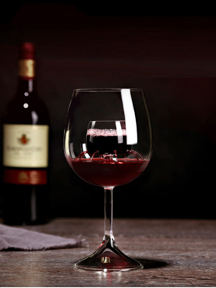 Stylish Fountain Design Wine Glass