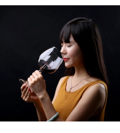 Stylish Fountain Design Wine Glass