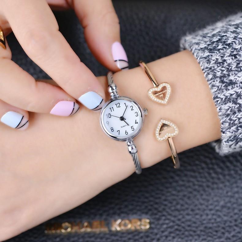 Classic Vintage Women's Leather Wrist Watch