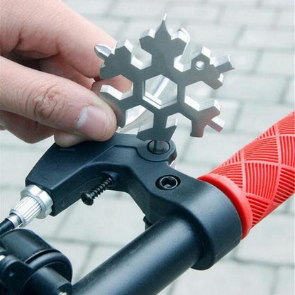 Compact 15-in-1 Winter Multitool Kit
