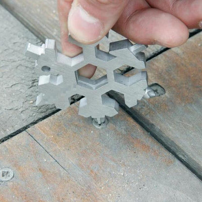 Compact 15-in-1 Winter Multitool Kit