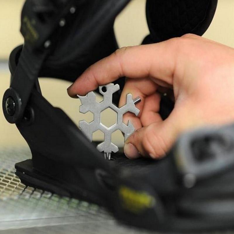 Compact 15-in-1 Winter Multitool Kit