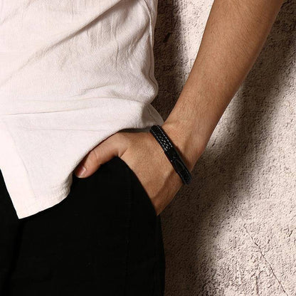 Mens Diabetes Alert Leather ID Bracelet - Black