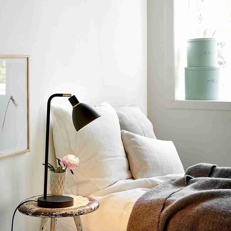 Elegant Executive Desk Lamp - Fesara