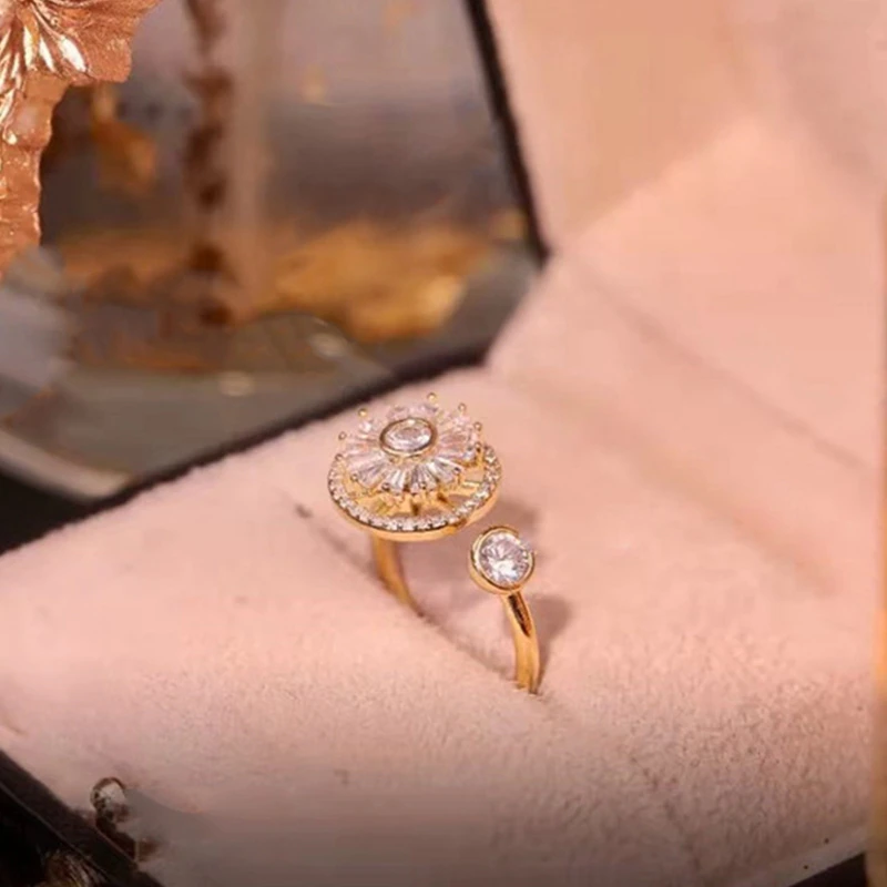 Fesara | Colorful Floral Spinning Ring
