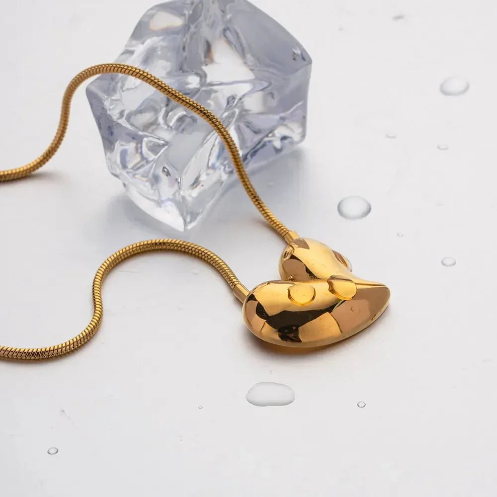 Beautiful Heart Shaped Love Necklace