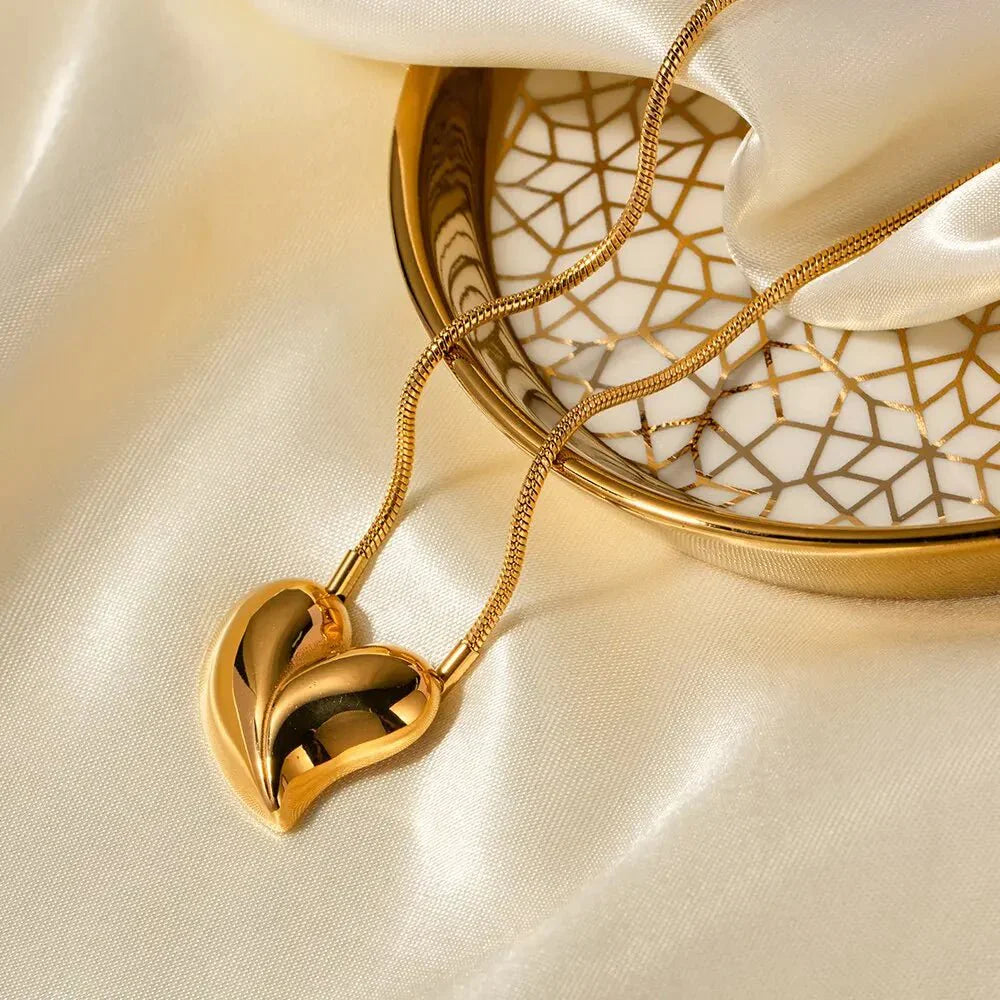 Beautiful Heart Shaped Love Necklace