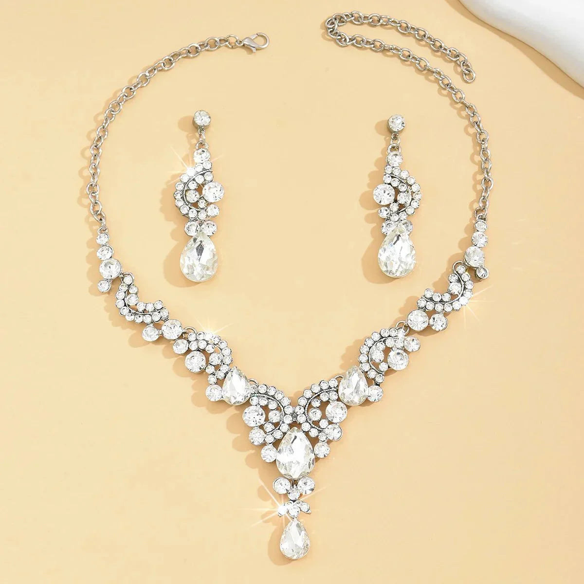 Luxury Diamond Cut Necklace and Earring Set