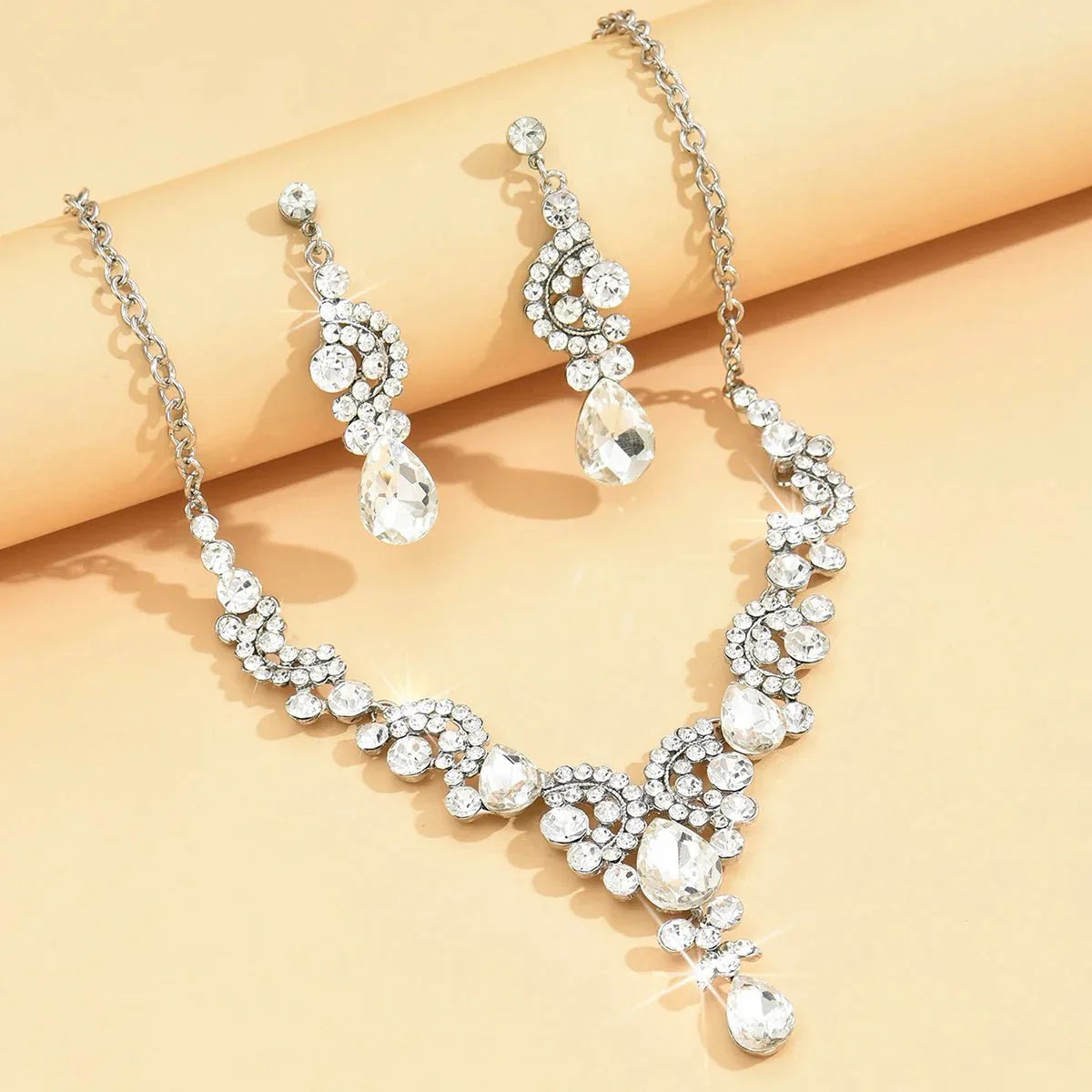 Luxury Diamond Cut Necklace and Earring Set