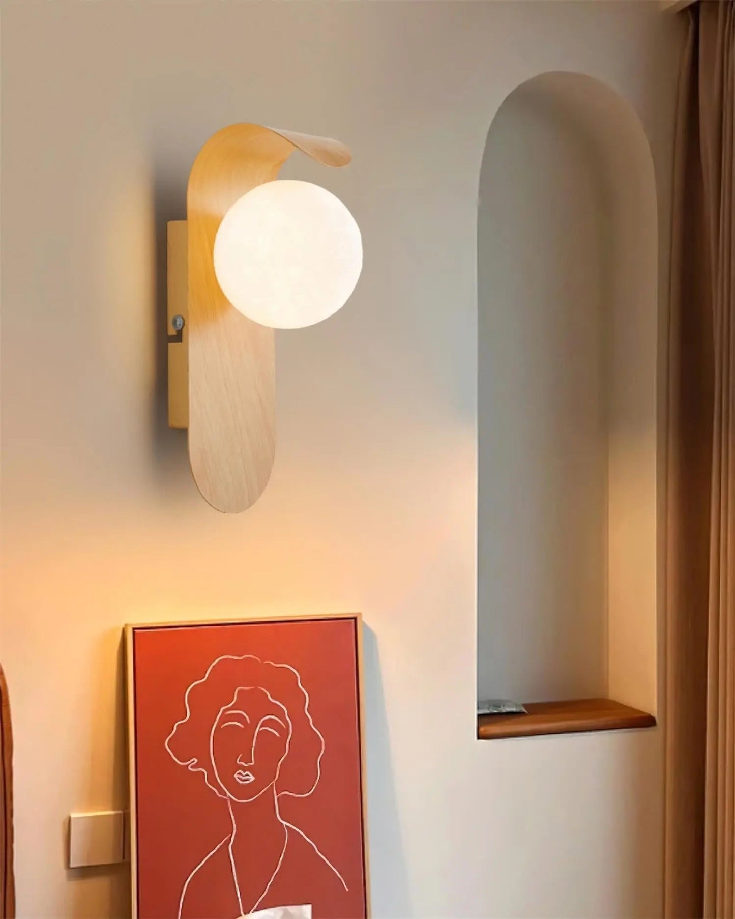 Elegant LED Wall Light