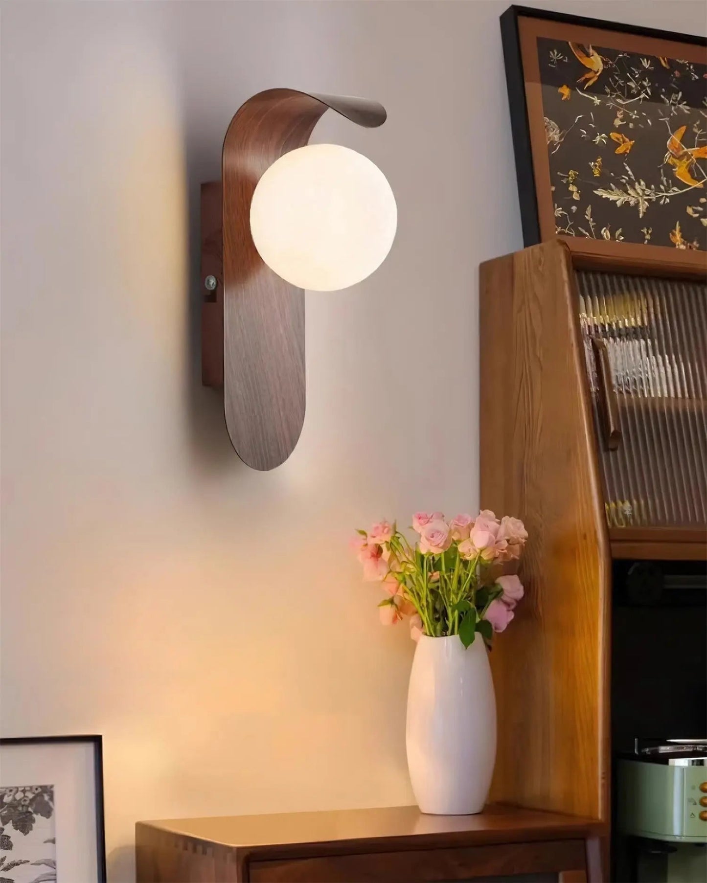 Elegant LED Wall Light