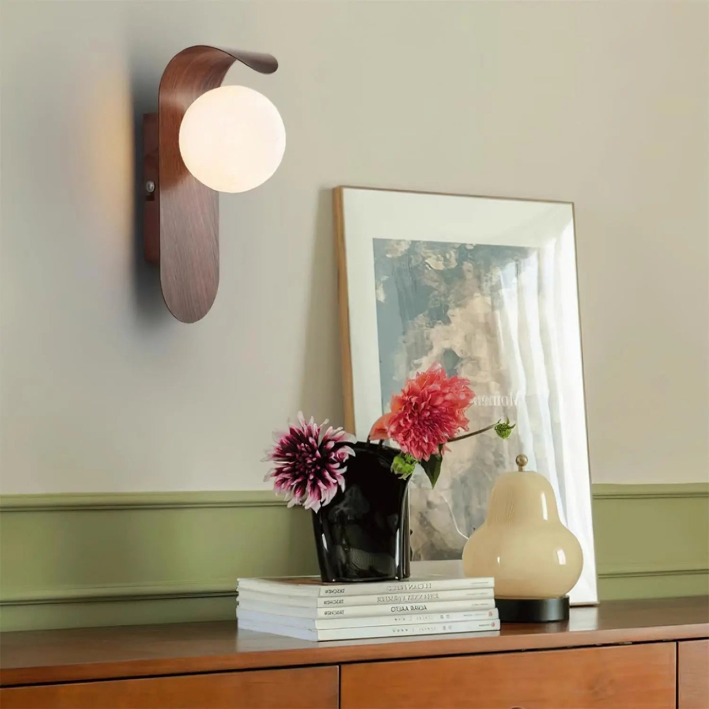 Elegant LED Wall Light