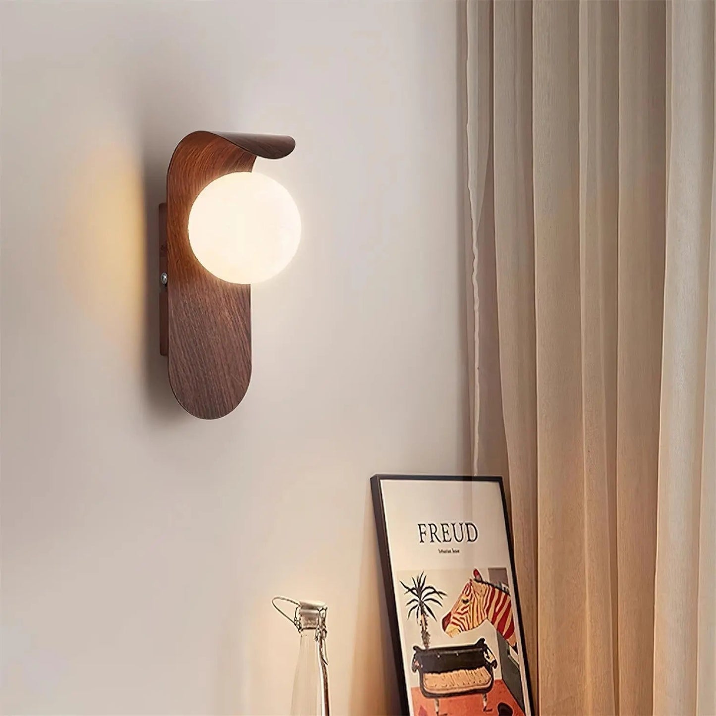 Elegant LED Wall Light