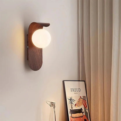 Elegant LED Wall Light