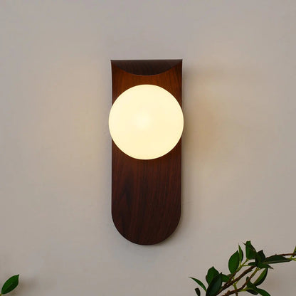 Elegant LED Wall Light