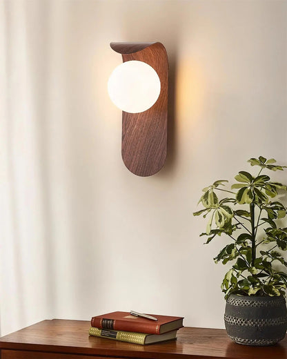 Elegant LED Wall Light
