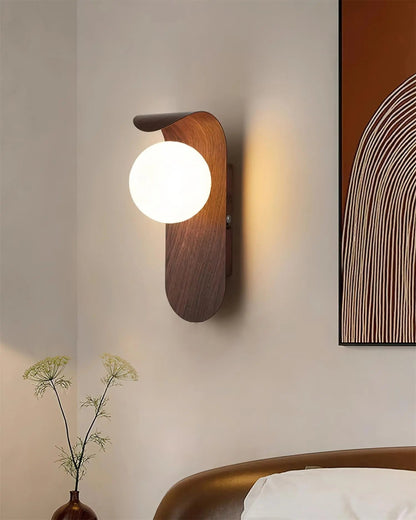 Elegant LED Wall Light