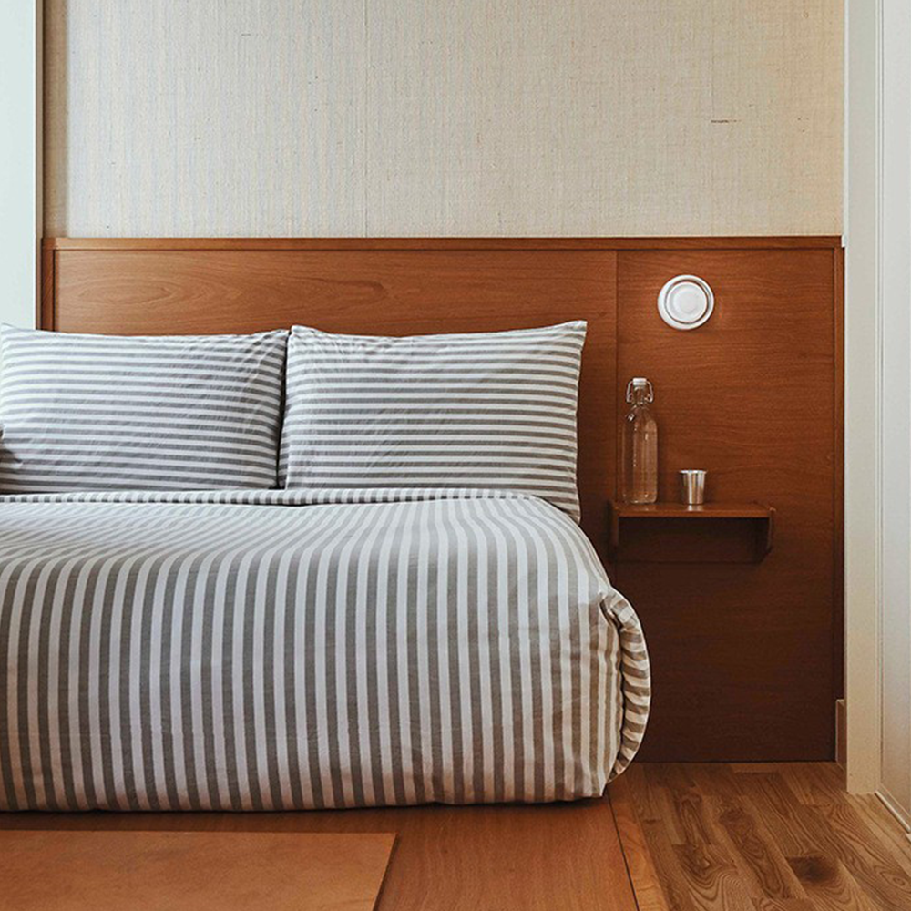 Fesara | Sleek Recessed Ceiling Lamp