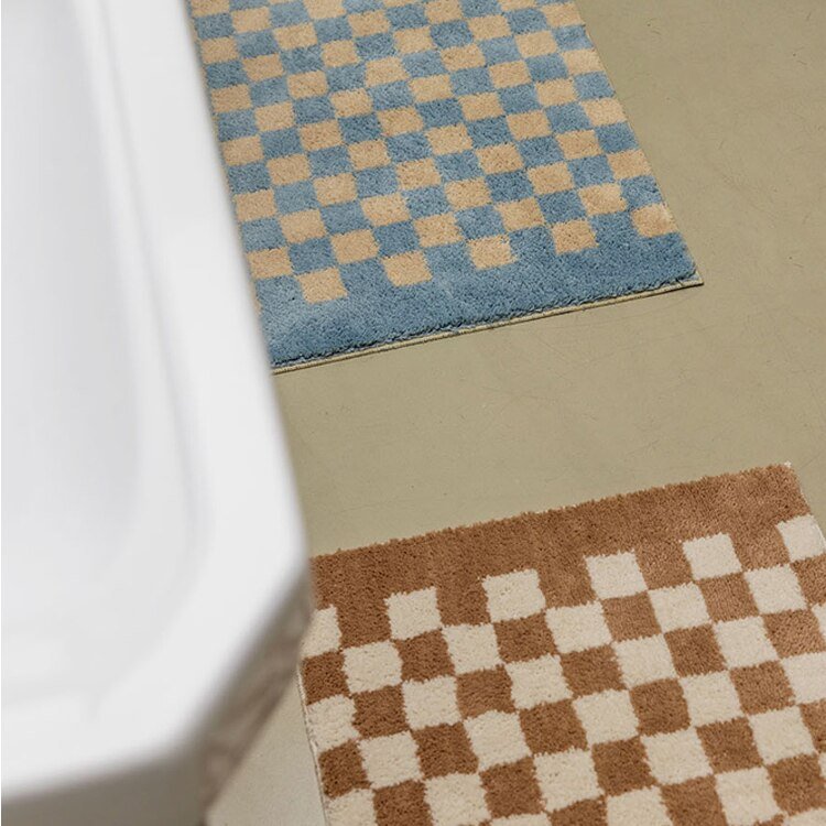 Plush Checkered Bathroom Mat