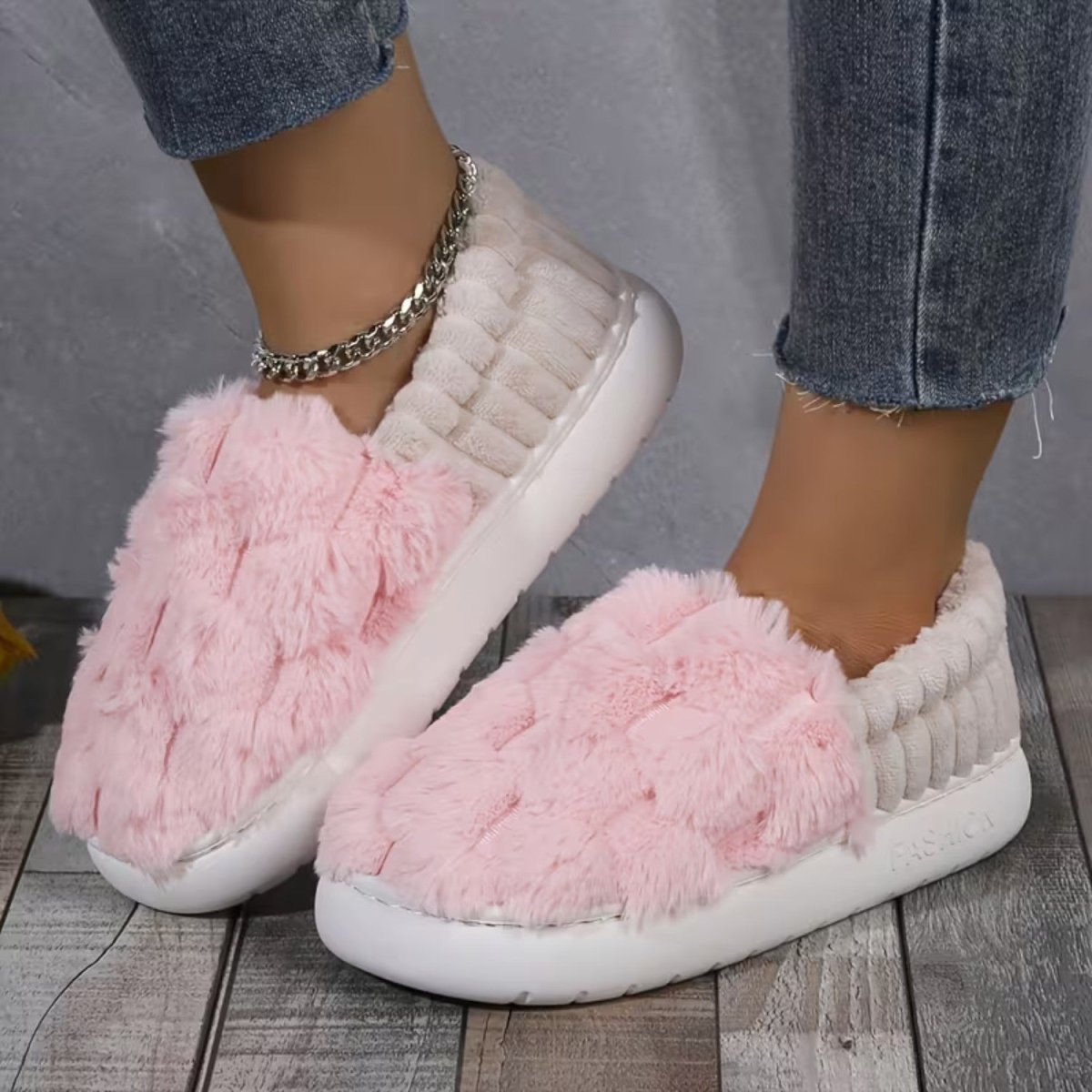 Stylish Fuzzy Slippers for Women - Slippers - Wild Eye Vision