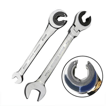 Compact Adjustable Pipe Wrench for Tight Spaces