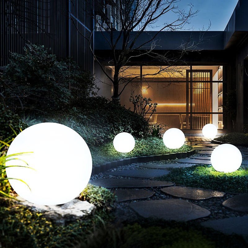 Outdoor Solar Globe Lamp