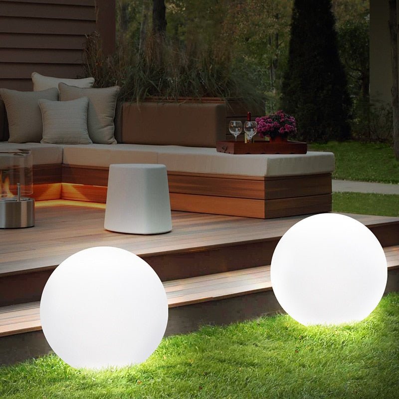 Outdoor Solar Globe Lamp