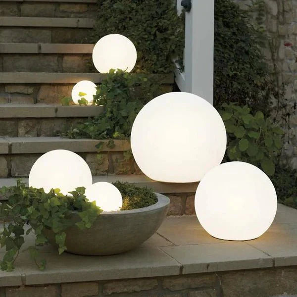 Outdoor Solar Globe Lamp