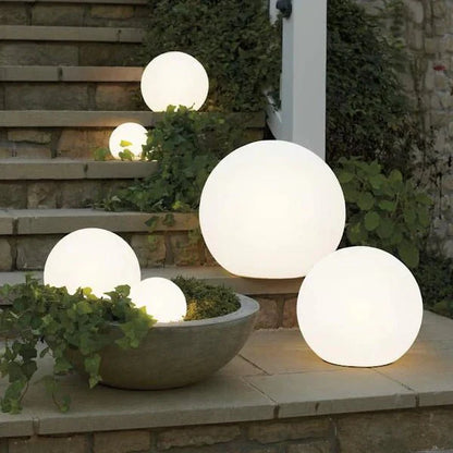 Outdoor Solar Globe Lamp