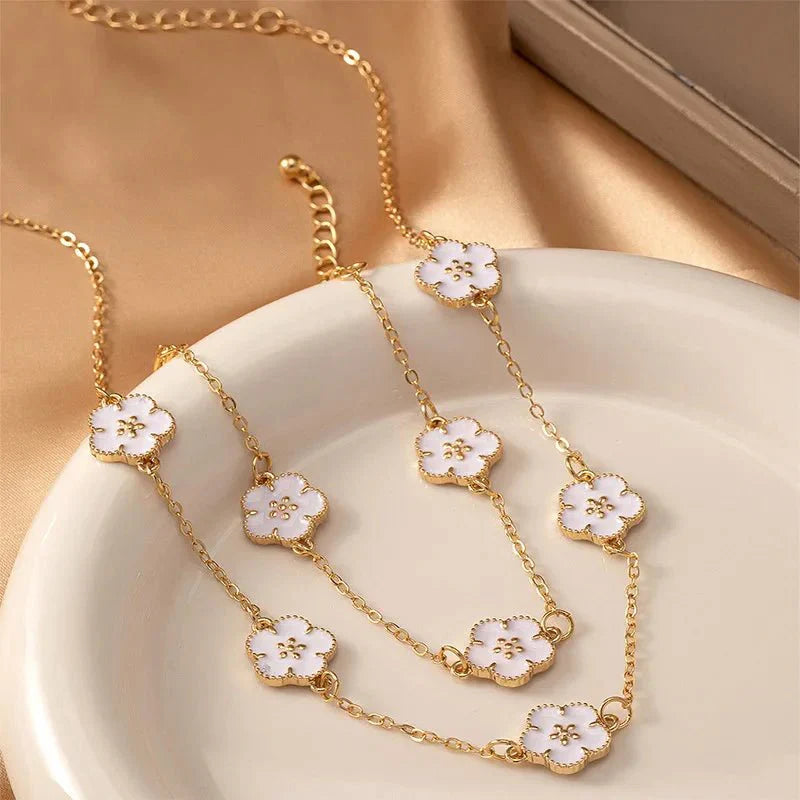 Elegant Silver Clover Jewelry Set
